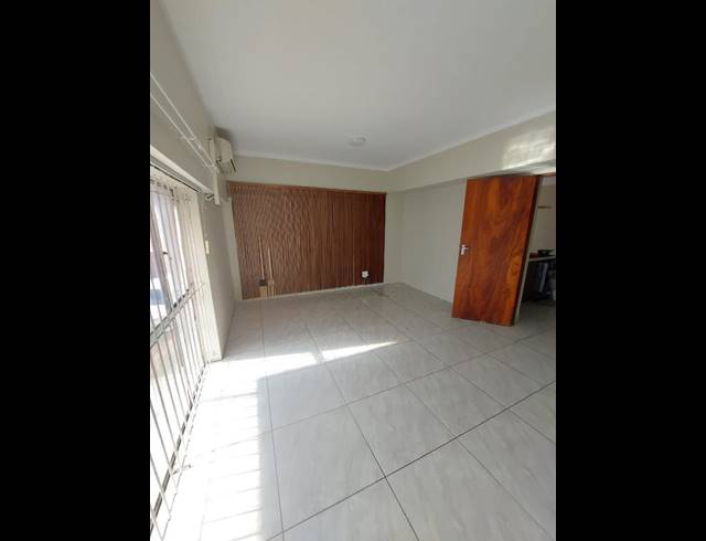 1 BEDROOM PROPERTY TO RENT IN GOODWOOD CENTRAL